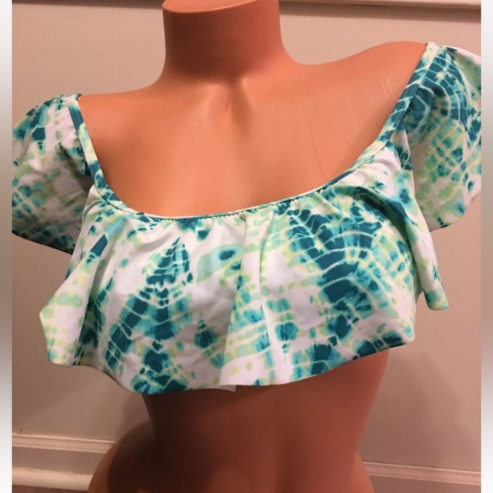 Victoria’s Secret Off-the-Shoulder Swim Top Size Medium NEW